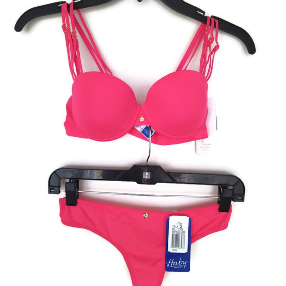 Red Bra Set w. Rearrangeable Front Straps - Picture 2 of 6